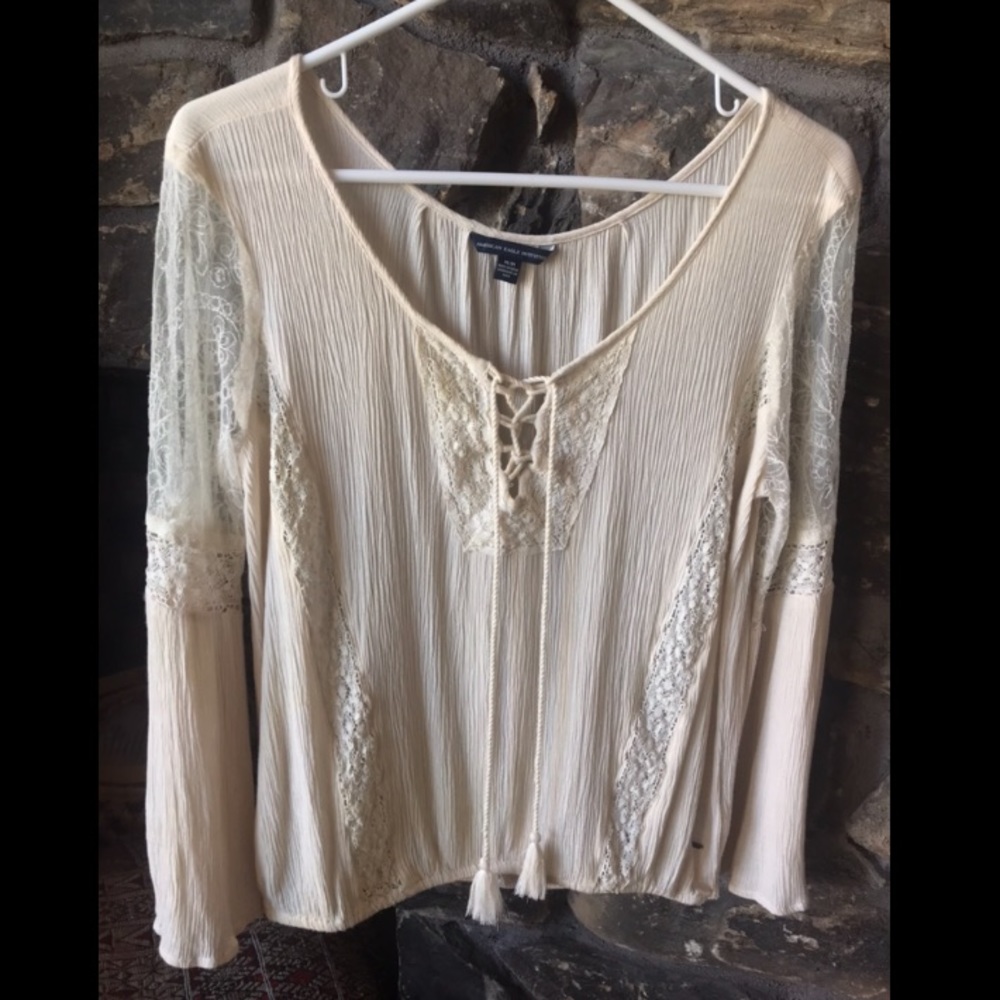 Boho blouse with lace detailing